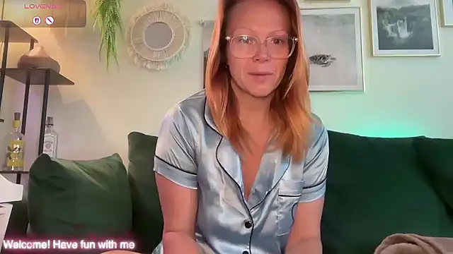MelodyRoseUk online show from May 17, 2026, 8:25 am