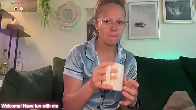 MelodyRoseUk online show from May 19, 2026, 8:54 am