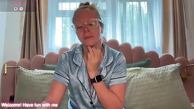MelodyRoseUk online show from May 20, 2026, 8:11 am