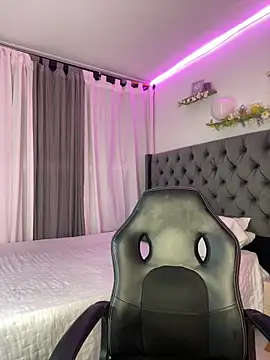 Amiirra  online show from October 31, 2025, 12:29 am