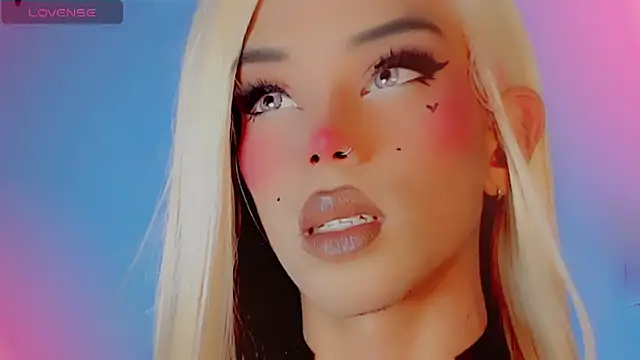 Snapshot of DanniLee_ chatting on November 2, 2025, 8:58 pm DanniLee online show from November 2, 2025, 8:58 pm