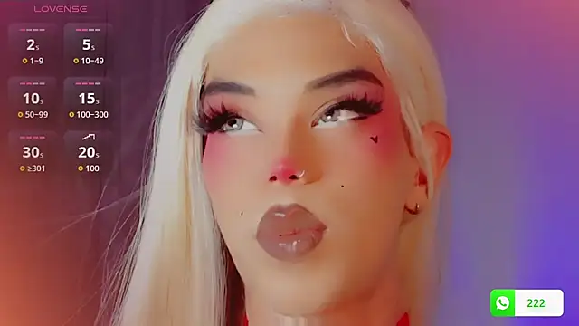 Snapshot of DanniLee_ chatting on December 18, 2025, 9:07 pm DanniLee online show from December 18, 2025, 9:07 pm