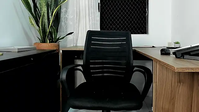 Snapshot of JuanDiegoKing chatting on November 6, 2025, 2:37 am JuanDiegoKing online show from November 6, 2025, 2:37 am