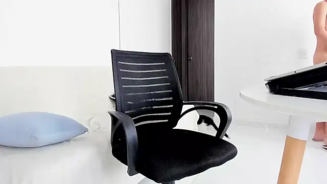 Snapshot of JuanDiegoKing chatting on October 8, 2025, 6:19 pm JuanDiegoKing online show from October 8, 2025, 6:19 pm