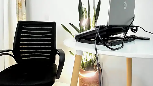 Snapshot of JuanDiegoKing chatting on November 25, 2025, 12:55 am JuanDiegoKing online show from November 25, 2025, 12:55 am