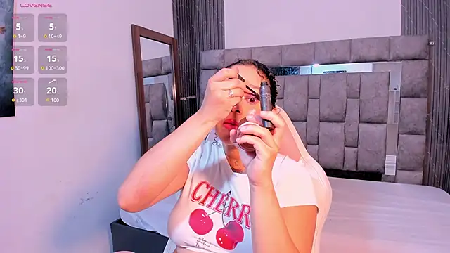 Snapshot of zulyjones chatting on October 11, 2025, 12:50 pm zulyjones online show from October 11, 2025, 12:50 pm