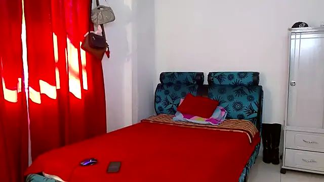 carolanyi online show from May 7, 2026, 7:39 pm