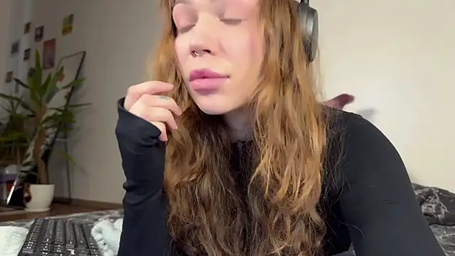 PaulaPratt online show from January 9, 2025, 8:55 am