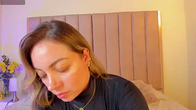 VICTORIA RASH online show from January 16, 2026, 8:35 pm