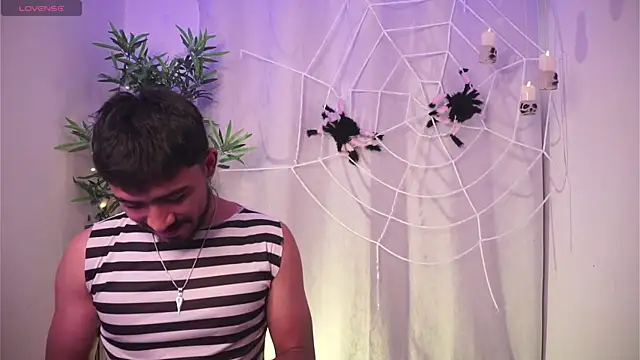 Snapshot of Tony_Wylie chatting on October 27, 2025, 8:43 pm Tony Wylie online show from October 27, 2025, 8:43 pm