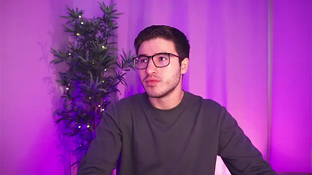 Snapshot of Tony_Wylie chatting on November 20, 2025, 11:33 am Tony Wylie online show from November 20, 2025, 11:33 am