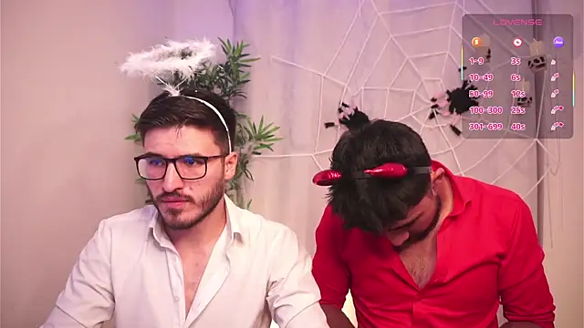 Snapshot of Tony_Wylie chatting on October 29, 2025, 10:20 pm Tony Wylie online show from October 29, 2025, 10:20 pm