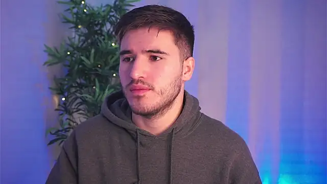 Snapshot of Tony_Wylie chatting on November 25, 2025, 10:26 am Tony Wylie online show from November 25, 2025, 10:26 am