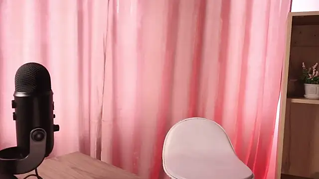 Snapshot of justnala_ chatting on November 26, 2025, 2:06 pm justnala online show from November 26, 2025, 2:06 pm