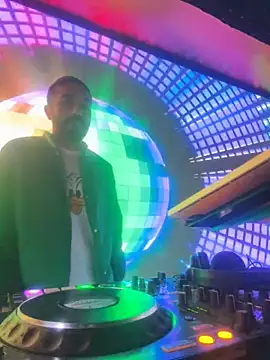 Snapshot of djtimka chatting on October 12, 2025, 6:31 pm djtimka online show from October 12, 2025, 6:31 pm