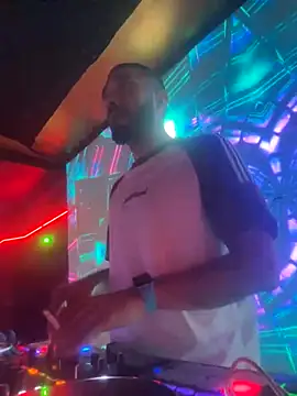 Snapshot of djtimka chatting on October 31, 2025, 7:21 pm djtimka online show from October 31, 2025, 7:21 pm