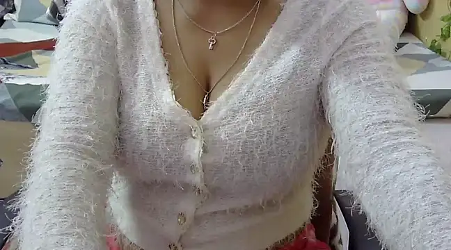 Snapshot of Bold_Pooja chatting on February 16, 2025, 4:31 am Bold Pooja online show from February 16, 2025, 4:31 am