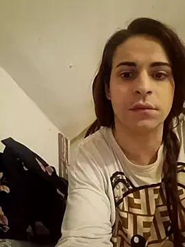 Snapshot of perla97 chatting on December 7, 2024, 5:04 pm perla97 online show from December 7, 2024, 5:04 pm