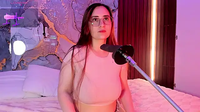 centaurigirl online show from October 7, 2025, 2:56 am