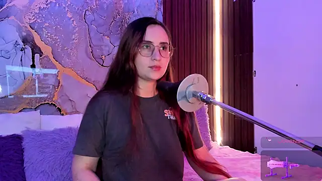 centaurigirl online show from November 10, 2025, 12:04 am