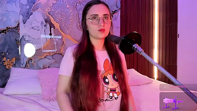 centaurigirl online show from October 24, 2025, 3:16 am