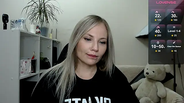 Snapshot of Sunny_bunny6 chatting on November 30, 2025, 3:51 am Sunny bunny6 online show from November 30, 2025, 3:51 am