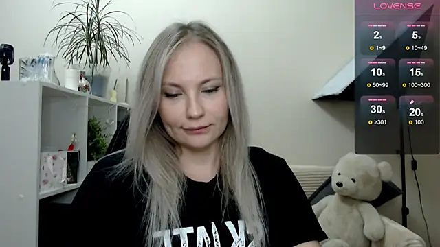 Snapshot of Sunny_bunny6 chatting on November 29, 2025, 2:50 pm Sunny bunny6 online show from November 29, 2025, 2:50 pm