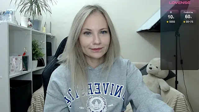 Snapshot of Sunny_bunny6 chatting on November 27, 2025, 4:13 am Sunny bunny6 online show from November 27, 2025, 4:13 am