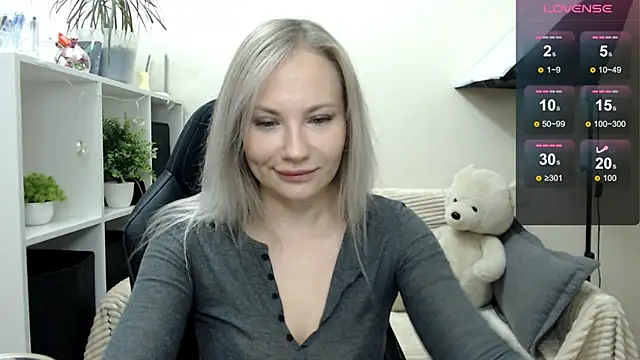 Snapshot of Sunny_bunny6 chatting on November 7, 2025, 3:33 am Sunny bunny6 online show from November 7, 2025, 3:33 am