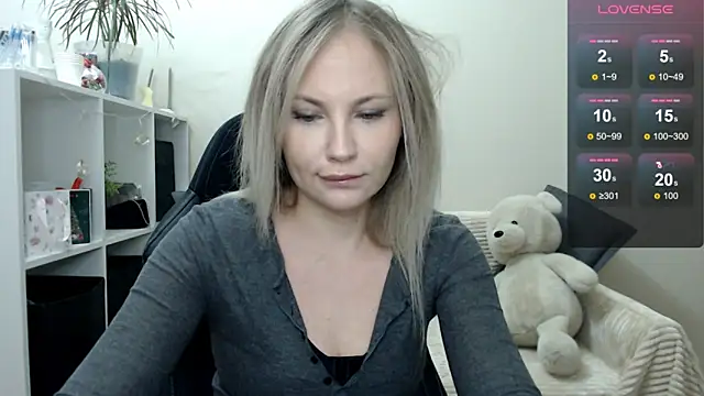 Snapshot of Sunny_bunny6 chatting on December 4, 2025, 4:33 am Sunny bunny6 online show from December 4, 2025, 4:33 am