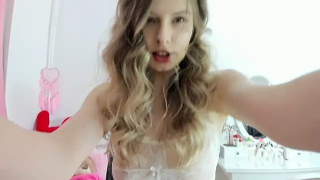 Snapshot of _sweettreat chatting on September 20, 2025, 12:59 am sweettreat online show from September 20, 2025, 12:59 am