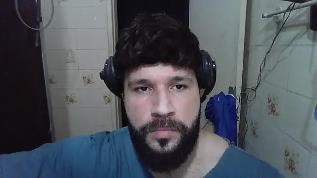 Snapshot of Cauan-t chatting on January 15, 2025, 11:40 pm Cauan-t online show from January 15, 2025, 11:40 pm