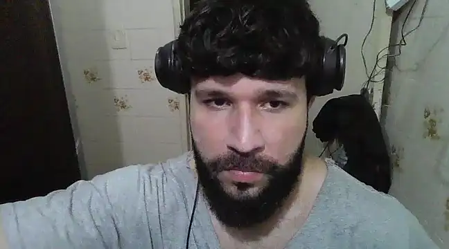 Snapshot of Cauan-t chatting on January 3, 2025, 11:55 pm Cauan-t online show from January 3, 2025, 11:55 pm