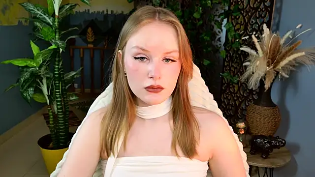 Snapshot of VivienLeeigh chatting on July 20, 2026, 6:10 am VivienLeeigh online show from July 20, 2026, 6:10 am