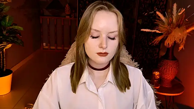 Snapshot of VivienLeeigh chatting on June 5, 2026, 6:52 am VivienLeeigh online show from June 5, 2026, 6:52 am