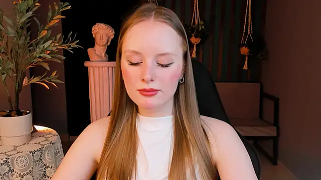 Snapshot of VivienLeeigh chatting on November 14, 2025, 3:05 pm VivienLeeigh online show from November 14, 2025, 3:05 pm