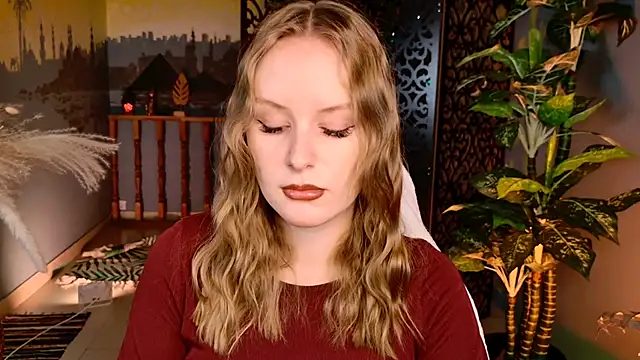 VivienLeeigh online show from February 9, 2026, 5:27 am