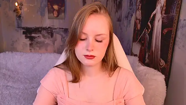 VivienLeeigh online show from March 3, 2026, 5:36 am