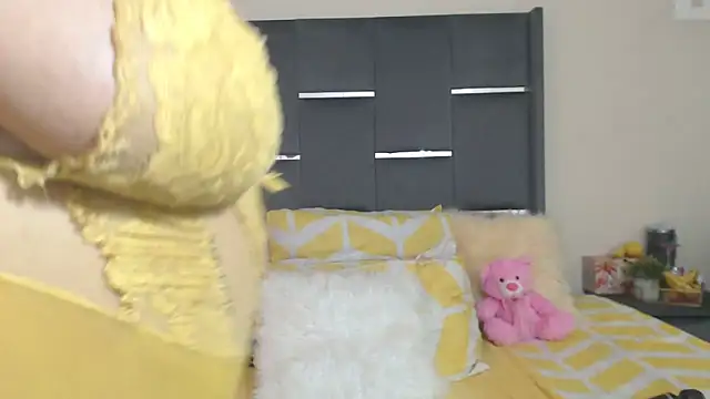 Snapshot of LaCaramellaChocolatia chatting on February 22, 2026, 3:46 pm LaCaramellaChocolatia online show from February 22, 2026, 3:46 pm