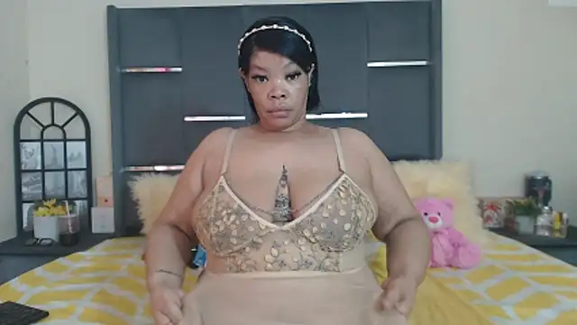 Snapshot of LaCaramellaChocolatia chatting on March 1, 2026, 5:51 am LaCaramellaChocolatia online show from March 1, 2026, 5:51 am