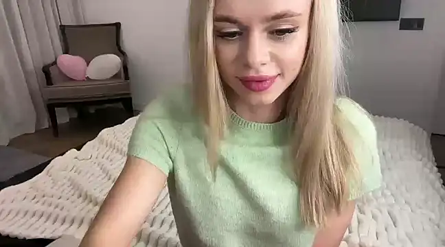 Snapshot of little_fox_alisa chatting on March 8, 2025, 12:22 am little fox alisa online show from March 8, 2025, 12:22 am