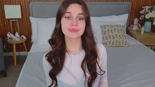 RihannaRose online show from November 12, 2025, 5:06 pm