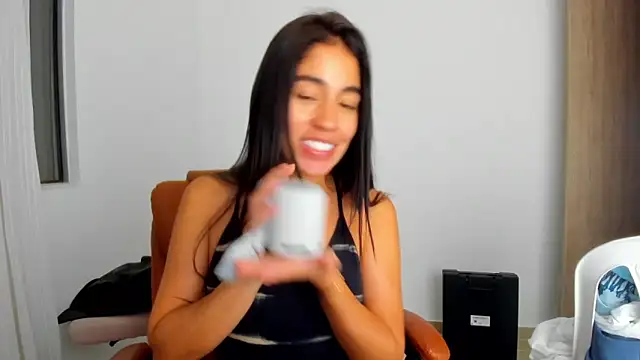 AriaMontgomery online show from April 23, 2026, 3:02 am