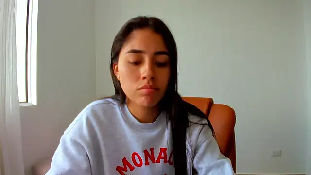 AriaMontgomery online show from April 29, 2026, 6:14 pm