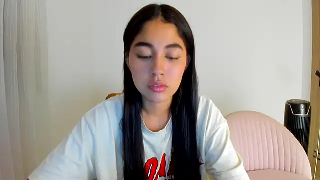 Snapshot of AriaMontgomery chatting on June 16, 2026, 5:18 am AriaMontgomery online show from June 16, 2026, 5:18 am
