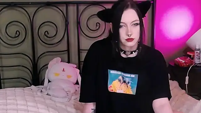 Snapshot of BlackyTea chatting on November 2, 2025, 9:25 am BlackyTea online show from November 2, 2025, 9:25 am