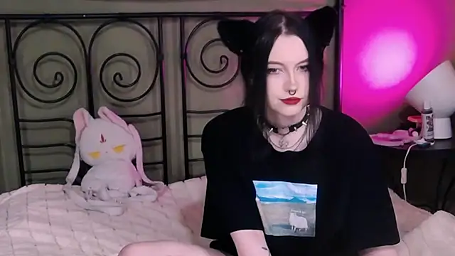 Snapshot of BlackyTea chatting on October 31, 2025, 3:25 am BlackyTea online show from October 31, 2025, 3:25 am