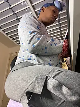 Snapshot of MsSapPhire500 chatting on October 12, 2025, 3:57 pm MsSapPhire500 online show from October 12, 2025, 3:57 pm