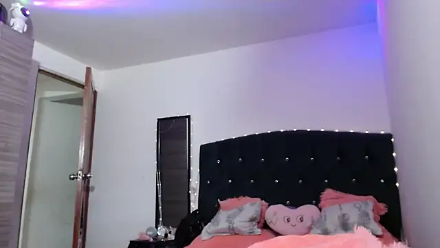 Snapshot of holy_juli chatting on July 26, 2026, 3:46 am holy juli online show from July 26, 2026, 3:46 am