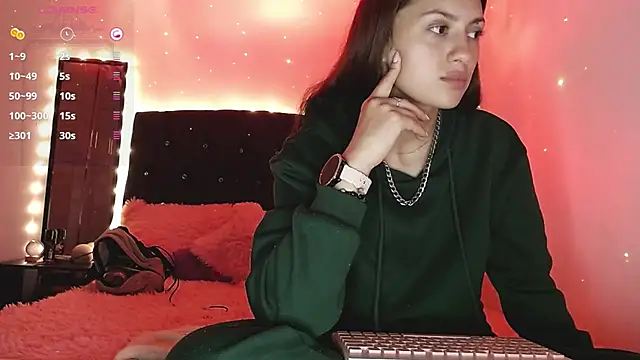 holy juli online show from February 17, 2025, 3:47 am